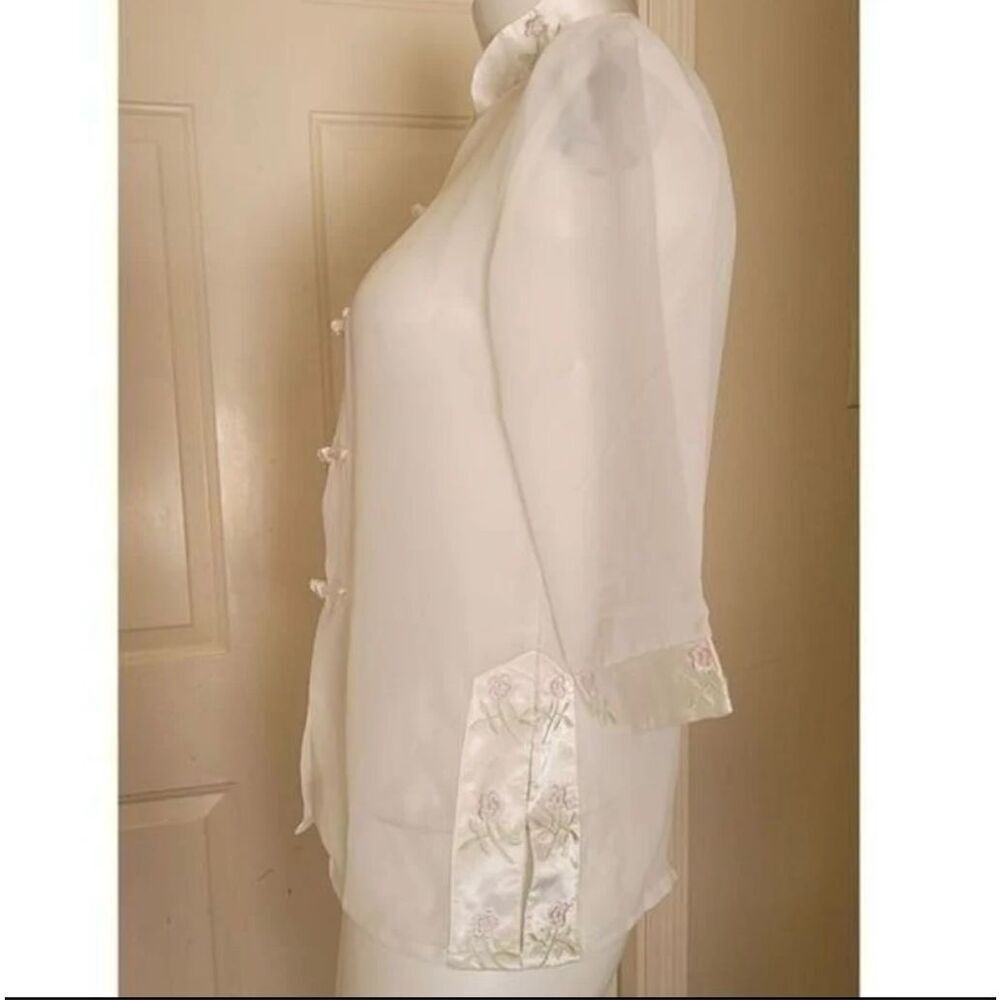 Chic White Floral Women's Blouse